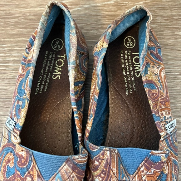 Toms Paisley Slip-On Flats - Picture 5 of 11